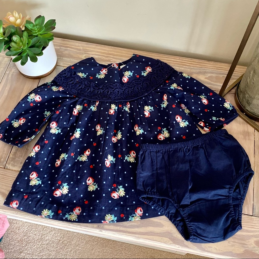 Gap Navy Floral & Lace Dress ☀️